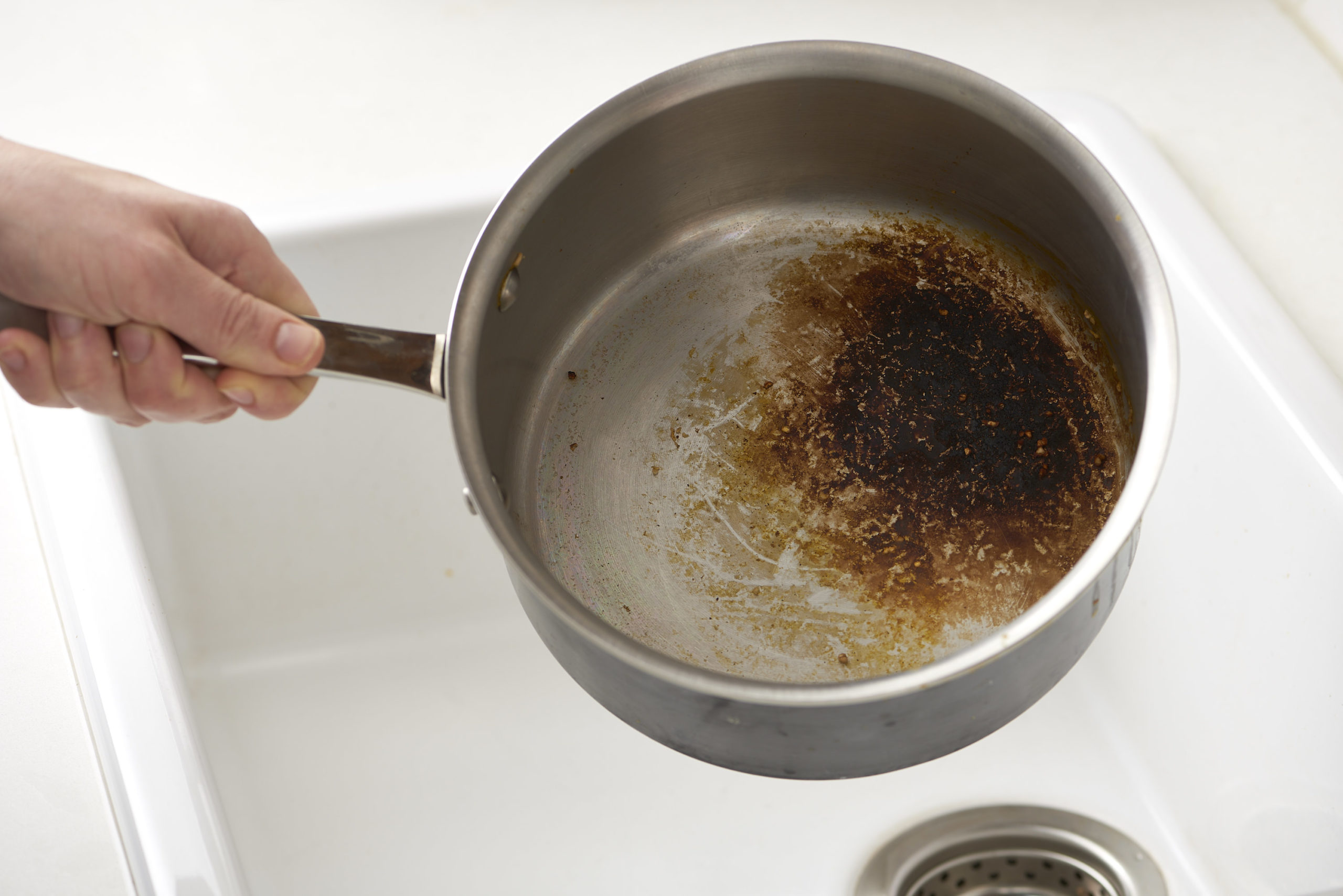 3 SECRETS FOR CLEANING THE PANS